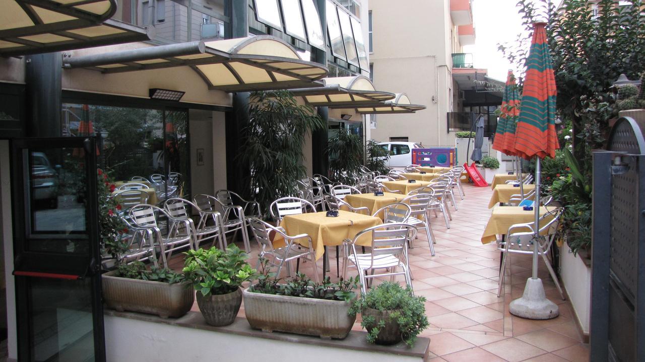 Hotel Caruso 里米尼 外观 照片