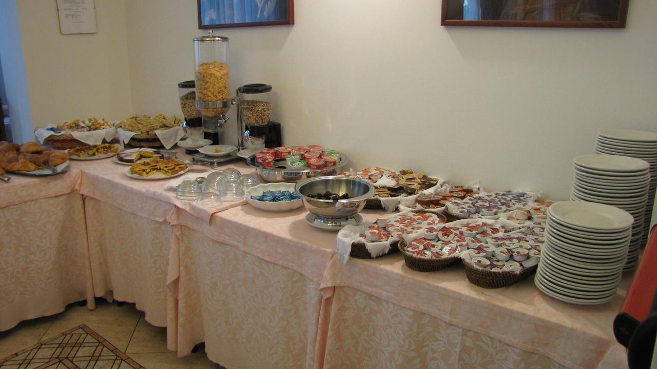 Hotel Caruso 里米尼 外观 照片